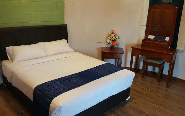 Khemmarat Baandin Resort