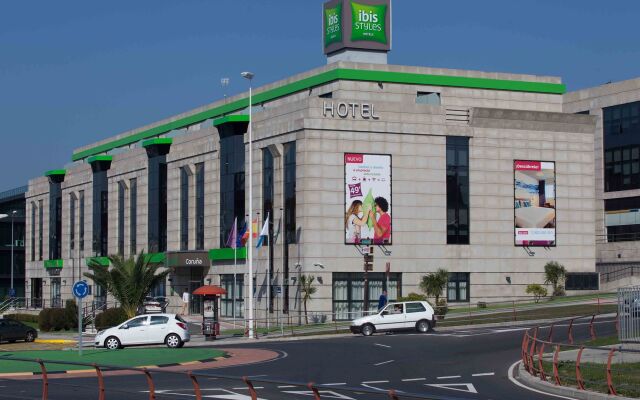 Отель ibis Styles A Coruña Испания, Ла-Корунья - отзывы, цены и фото номеров - забронировать отель ibis Styles A Coruña онлайн вид на фасад