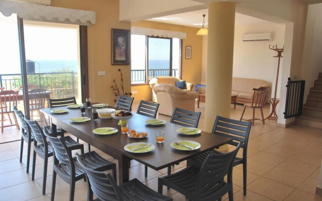 Villa Serena in Pomos