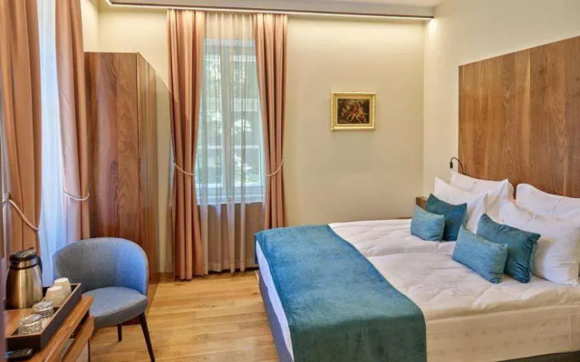 Svicarija, Schweizerhof / Boutique Dobrna