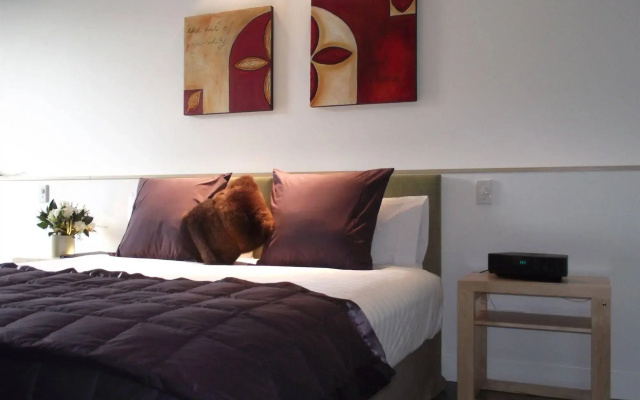 The Arrow Private Hotel