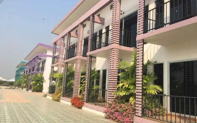 Menam Resort