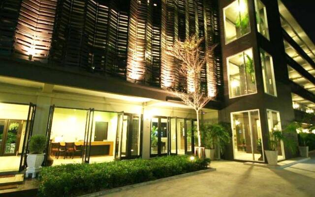 Отель Ploen Pattaya Residence вид на фасад