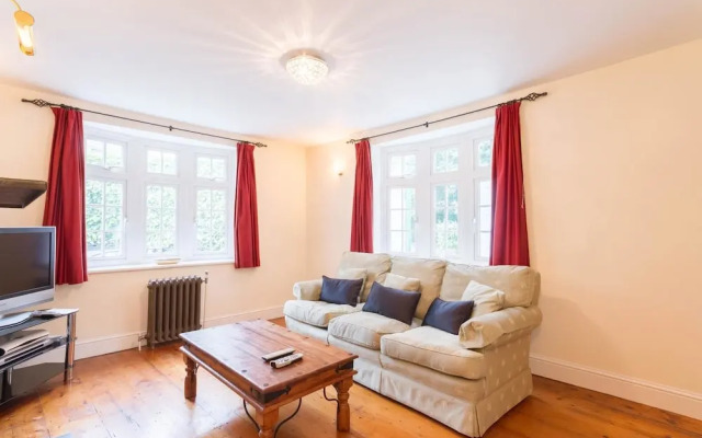 NEW Cosy 3 Bedroom Detached House West Finchley