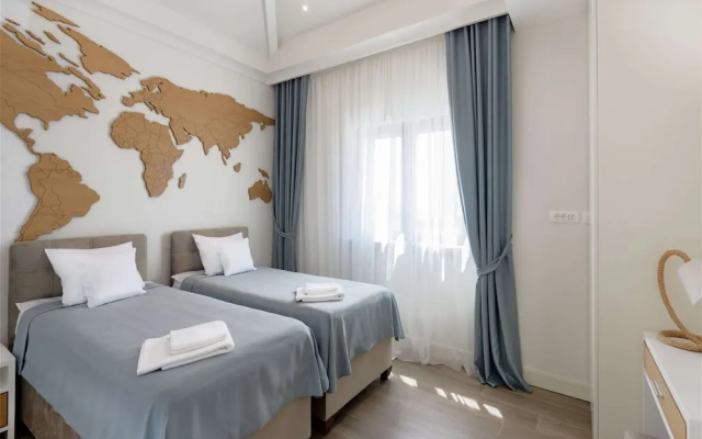 Lustica Bay Central