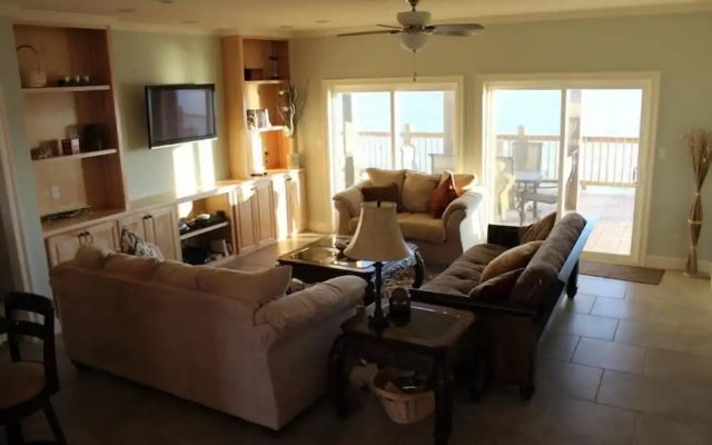 Southern Breeze - 103 Vaca Ct