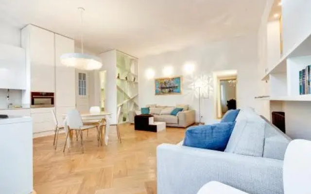 Central and Luxurious Beethovnova Apartment