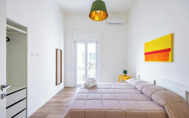 Sunny Panoramic Apartment by Napoliapartments