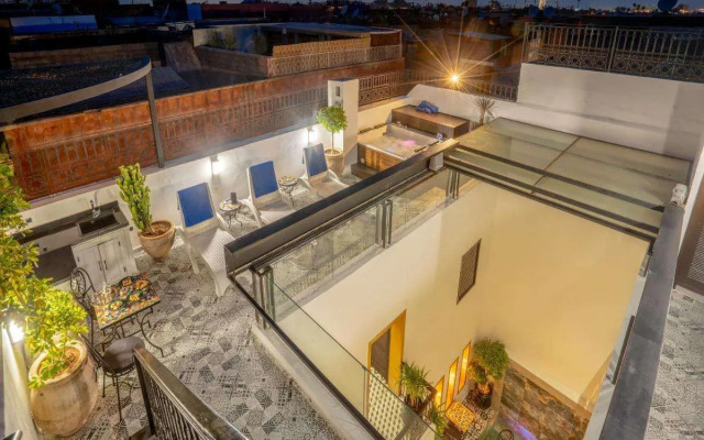Maison Solaneos