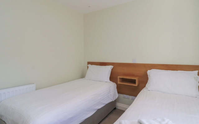 Harcombe House Rooms - First Floor Twin