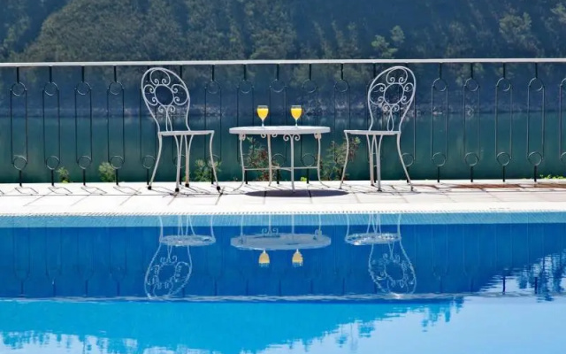 Lago Azul Villa