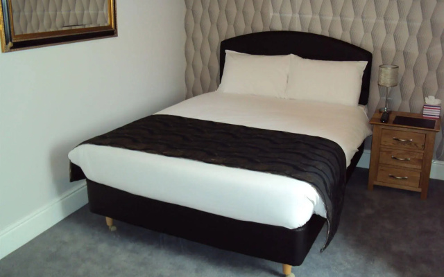 Jeffersons Hotel & Apartments