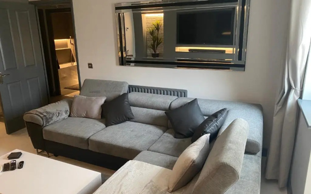 Beautiful modern cosy central apartment / sleeps 4