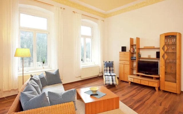 Moderne Villa in Borstendorf mit Park