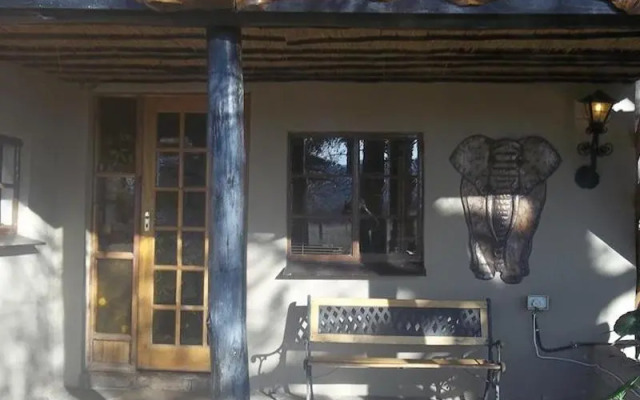 Emahlathini Guest Farm Guest House