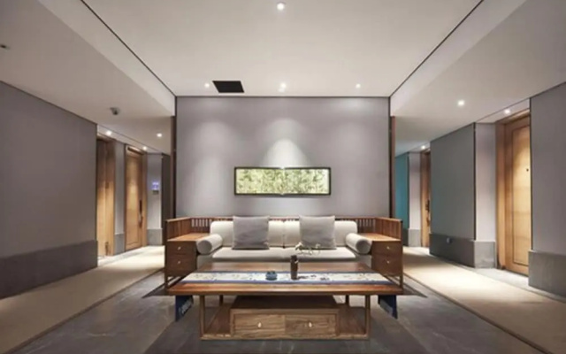 Baihe Hotel (Zhengzhou Futa East Subway Station Branch)
