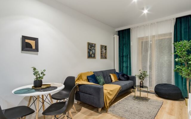 Отель Mennica Residence Chic Apartment Польша, Варшава - отзывы, цены и фото номеров - забронировать отель Mennica Residence Chic Apartment онлайн комната для гостей