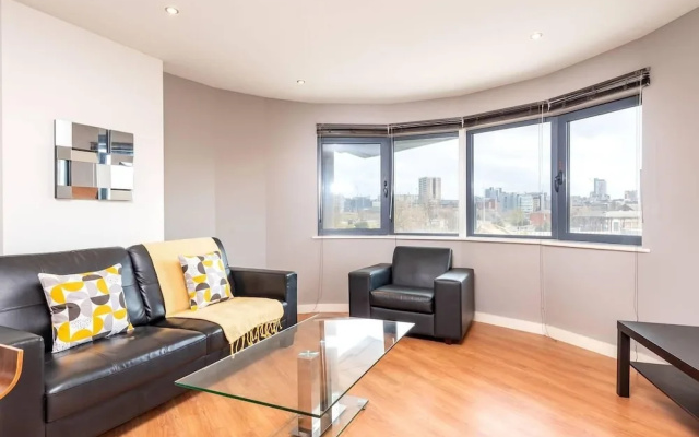 Light and Bright 1BR Apartment Close to Station