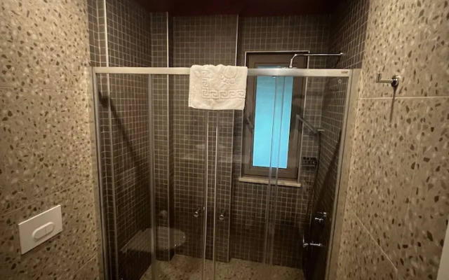 Dolphin Park Hotel