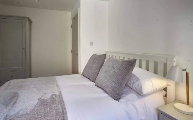 Host Stay Park View Apartment