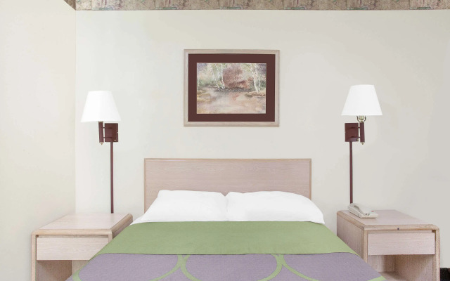 Super 8 By Wyndham Monticello
