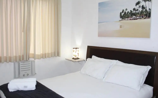 Pineapples F27 Copacabana Penthouse and Pool