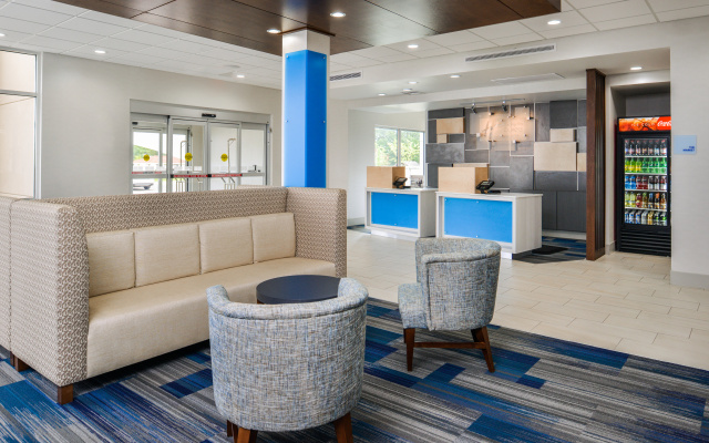 Holiday Inn Express & Suites Siloam Springs by IHG