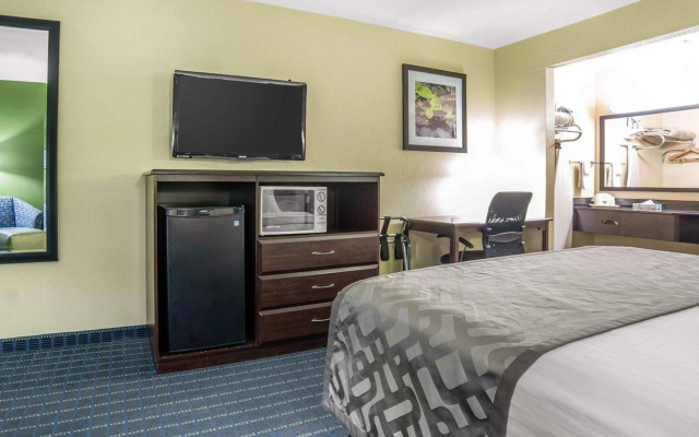 Rodeway Inn & Suites Needles