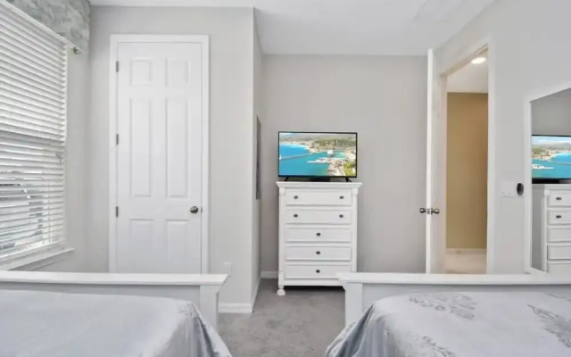 1600cpc 4 Bedroom Townhouse by RedAwning