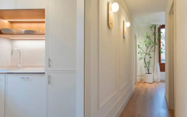 Elegant Stay in Historic Granada Bib Rambla IV