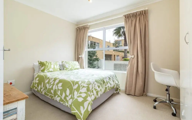 3 Bedroom Family Home - Houtbay