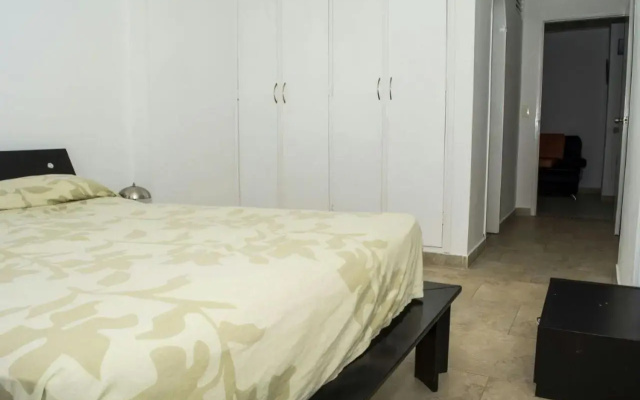 Apartamento con playa privada y piscina