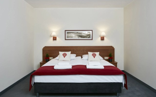 Hotel Logos