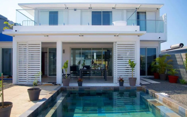 Maison Tonga Piscine - Jacuzzi Confort (Adults Only)
