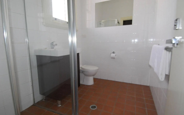 Captain Cook Hotel Botany