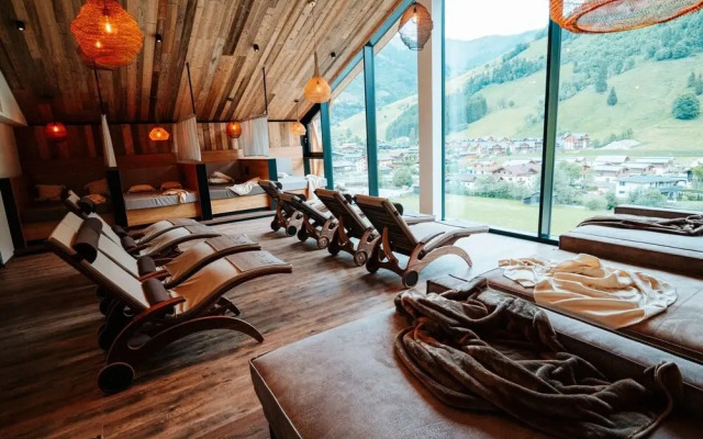 Nice Apartment With Balcony, Right on the Skislope