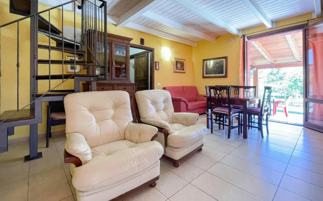Attractive holiday home in Urbania with bubble bath