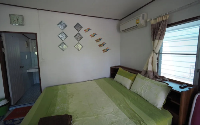 Baan Suanjarean Resort