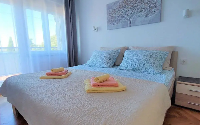 Sea View Crikvenica Apartment With Balcony and Free Wifi