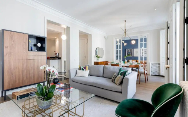 Justicia Apartment II by Flatsweethome
