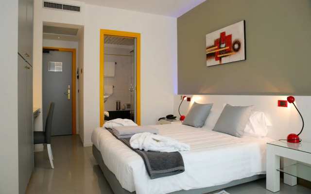 Monaco Suites Hotel