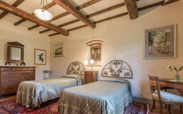 Villa Roncosi Beautiful 15-bed Villa With Jacuzzi-villa Roncosi