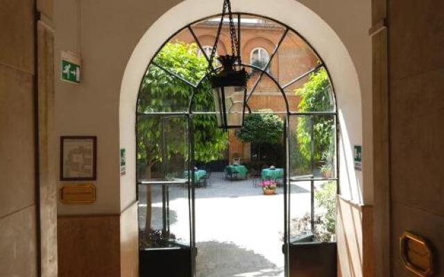 Отель Casa Di Santa Francesca Romana a Ponte Rotto вид на фасад
