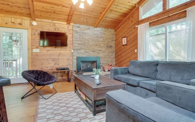 Private Hot Tub & Game Room: Cleveland Getaway