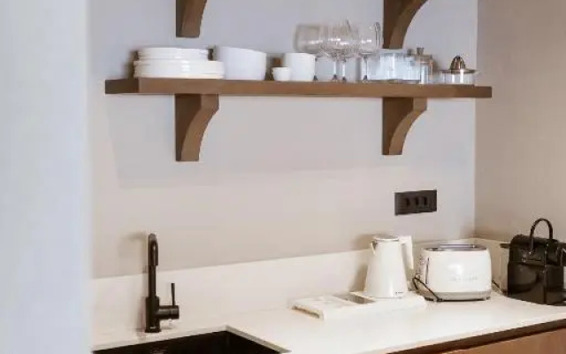 Sevasti Seaview Suite