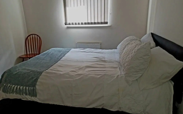Serene Centra Smethwick Apartment Retreat