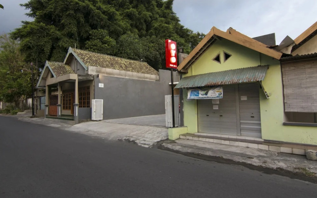 OYO 114 Plemburan Residence