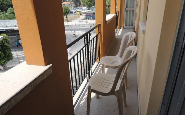 Delphi Hotel