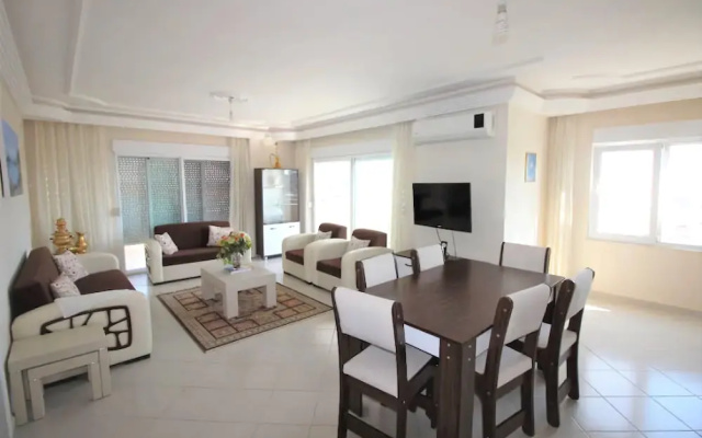 Mahmutlar Apartment