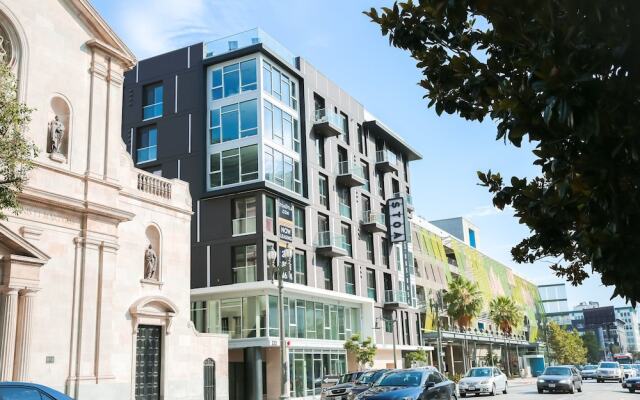 Апартаменты Upscale Apartment in Downtown LA вид на фасад